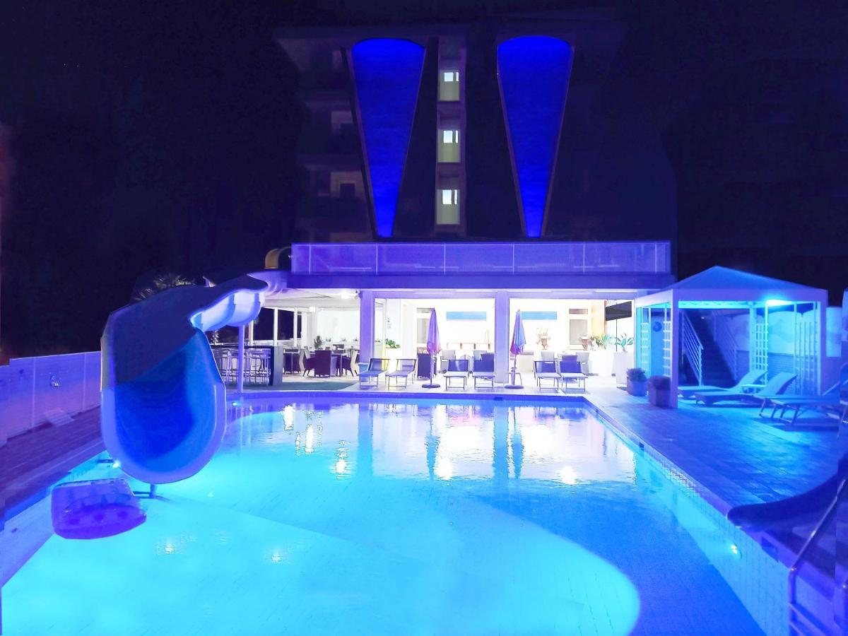 Hotel Alexander Бібіоне Екстер'єр фото